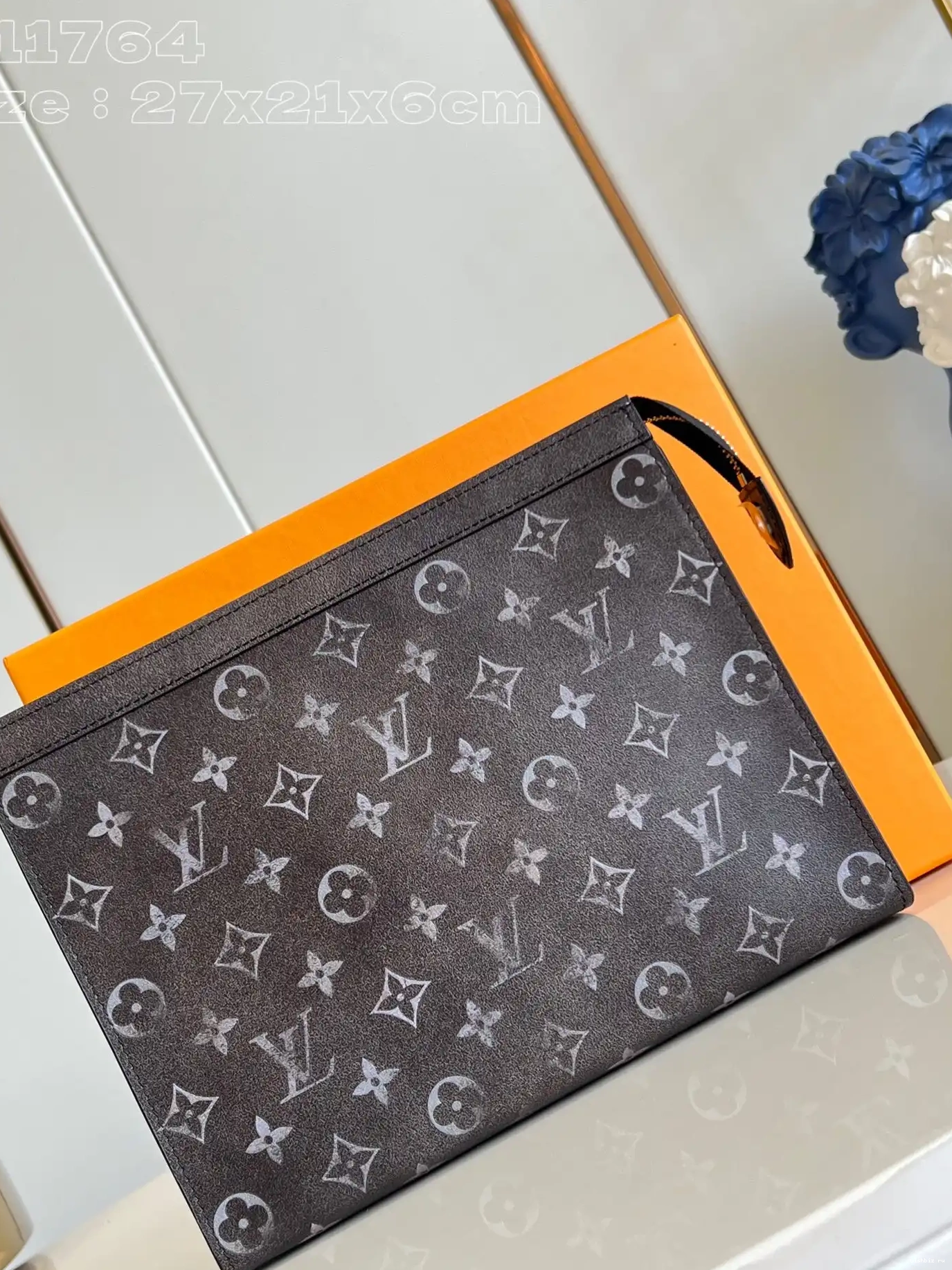 WIS VOYAGE-27*21*6CM VUITTON LOUIS POCHETTE 0530